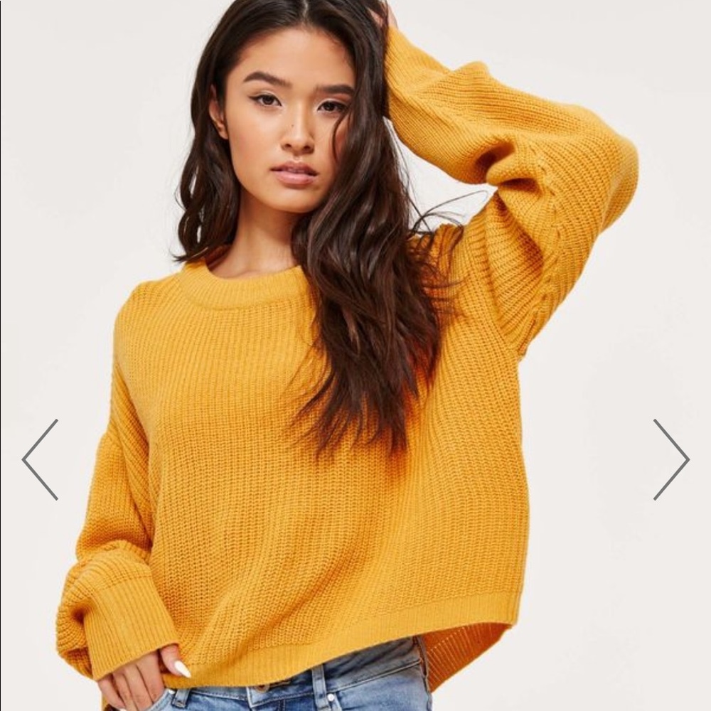 NWT Oversized Yellow Bubble Sweater 💕